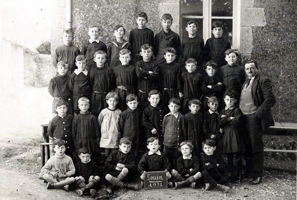 1931g